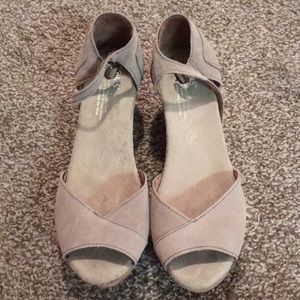 Toms platform peep toe wedges